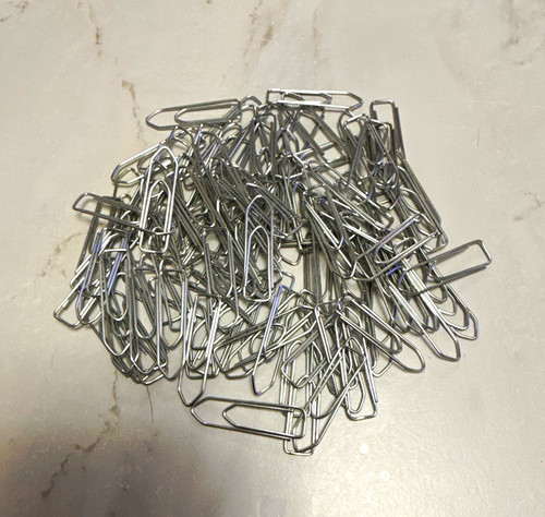 Büroklammern aus metall - büroklammern,